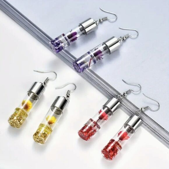 ✨🆕✨ Darling YELLOW Dried Flower Transparent Bottle Dangle Earrings✨ - Picture 5 of 10